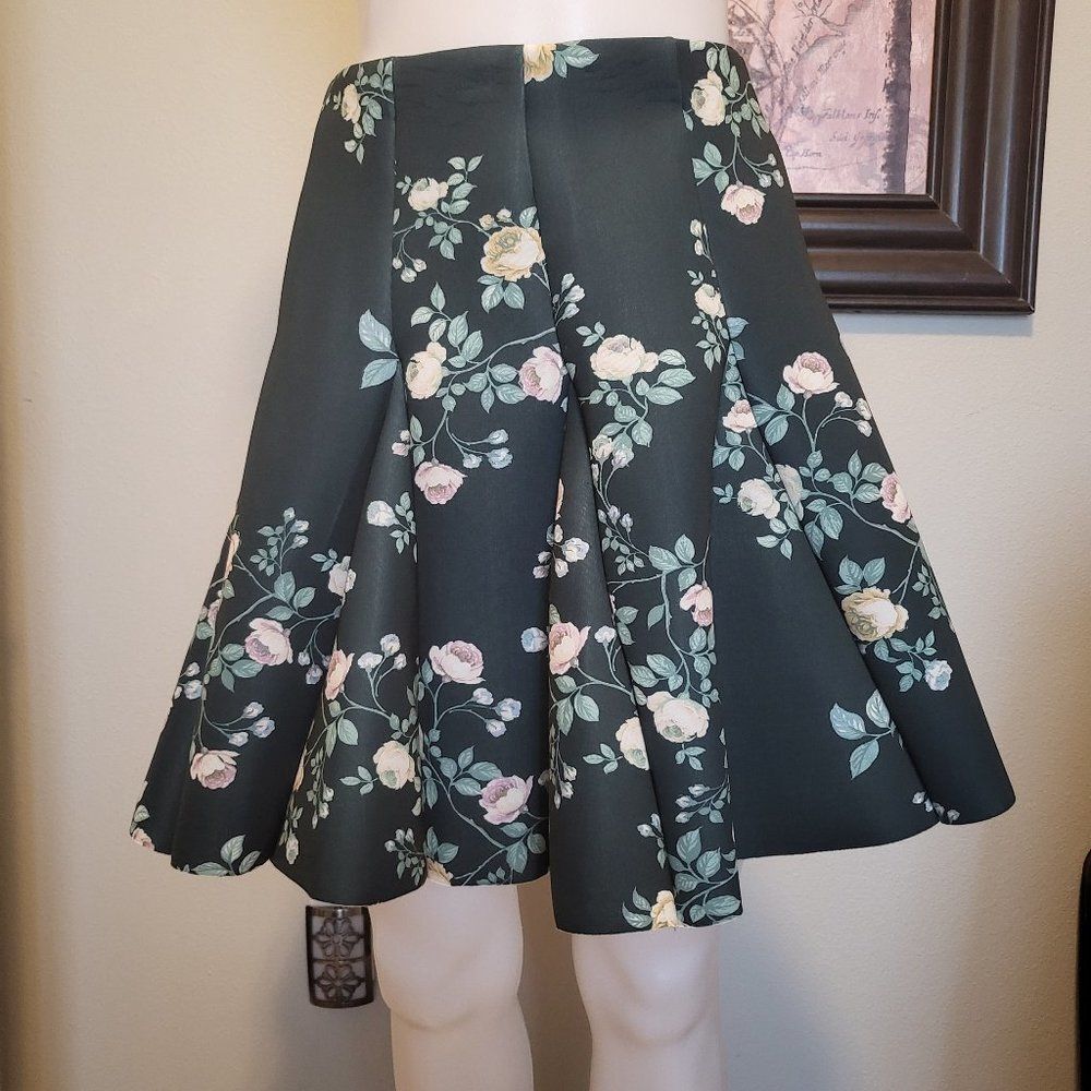 LC Lauren Conrad Dark Floral Pleated Skirt | Women's 14